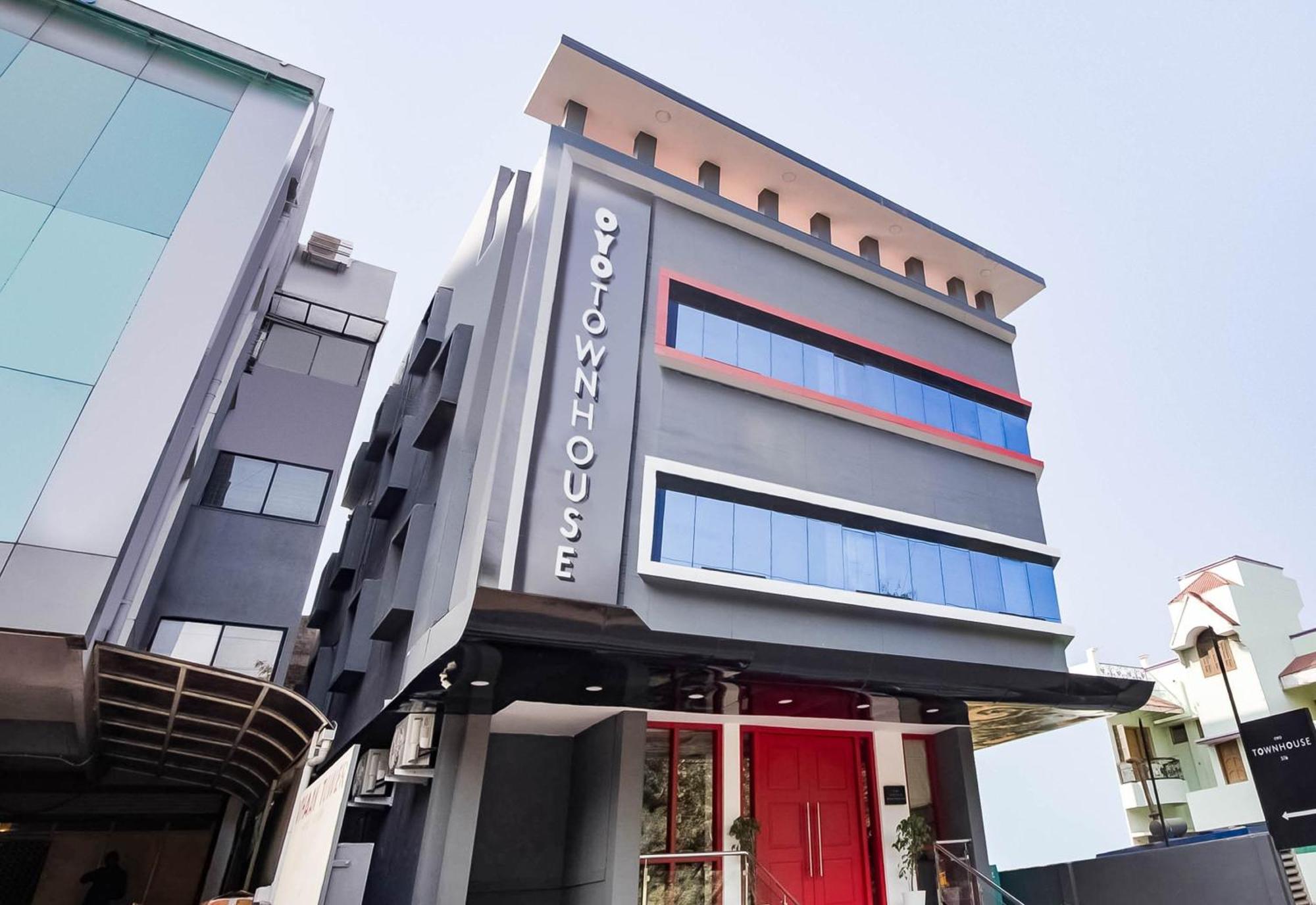 Super Townhouse Lords Inn Regency Mānglia 外观 照片