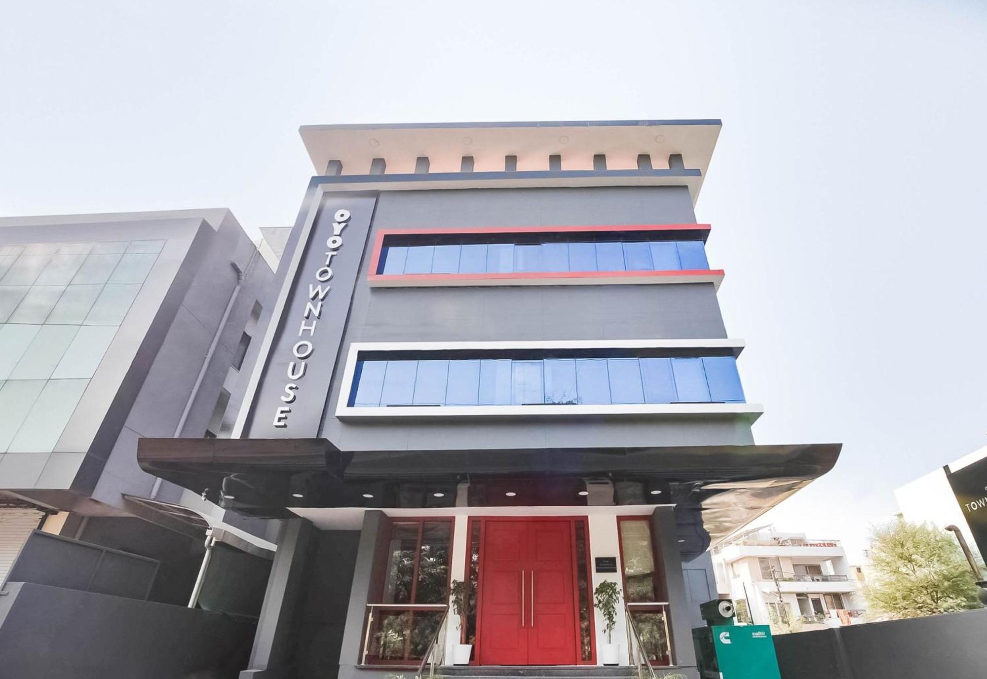 Super Townhouse Lords Inn Regency Mānglia 外观 照片